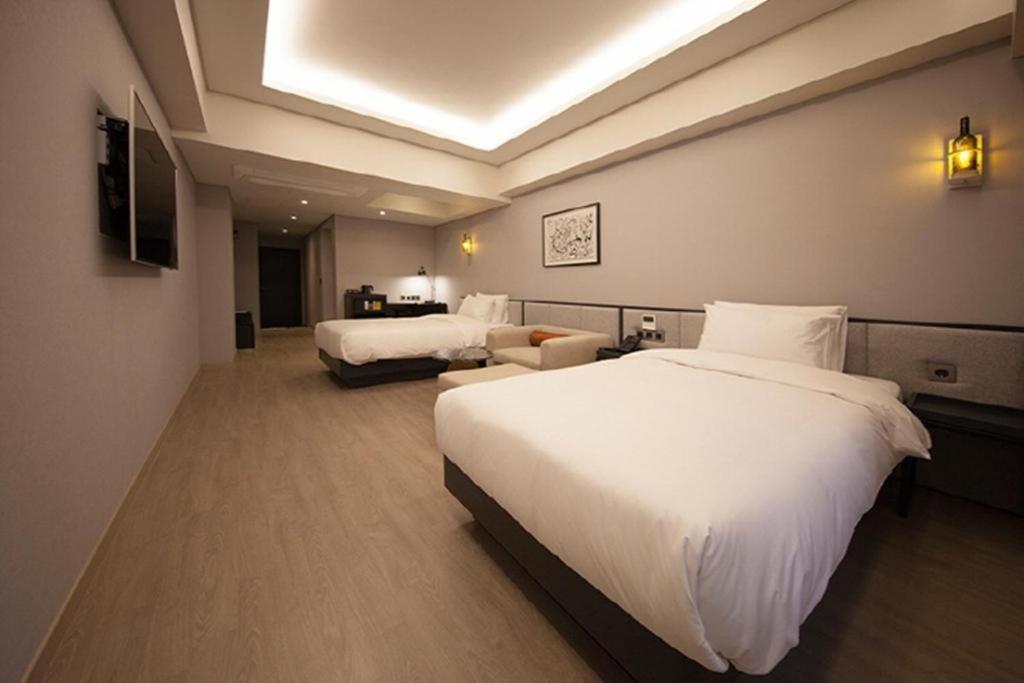 בוסאן Hound Hotel Yeonsan מראה חיצוני תמונה