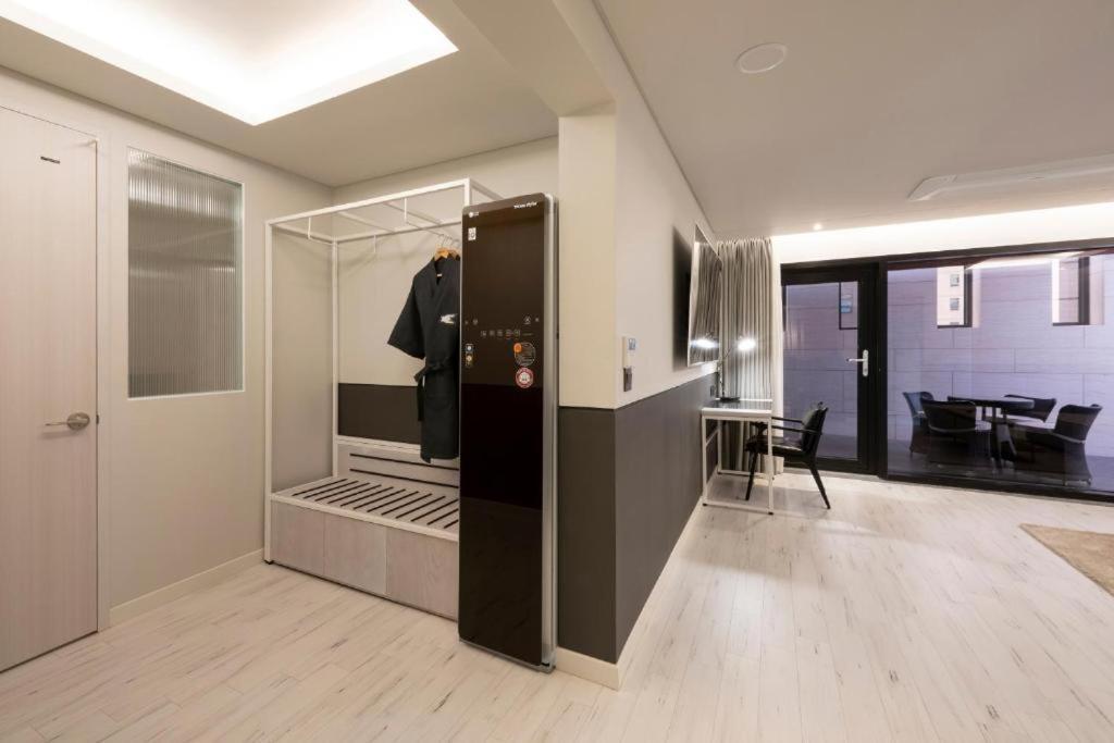 בוסאן Hound Hotel Yeonsan מראה חיצוני תמונה