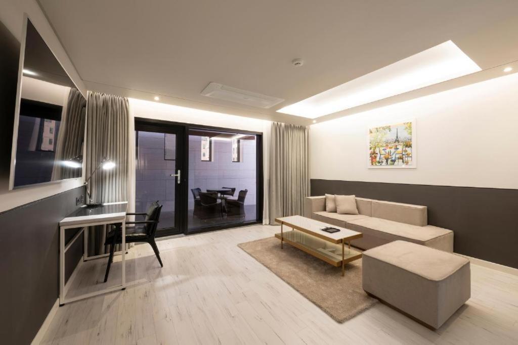 בוסאן Hound Hotel Yeonsan מראה חיצוני תמונה