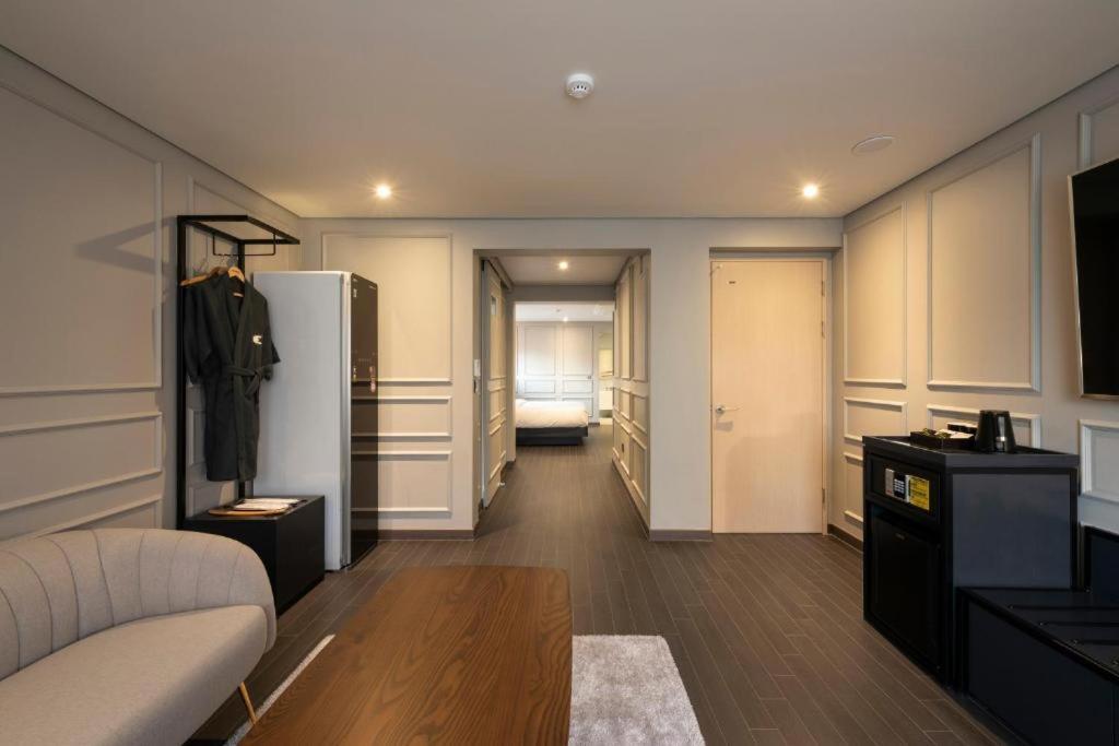 בוסאן Hound Hotel Yeonsan מראה חיצוני תמונה