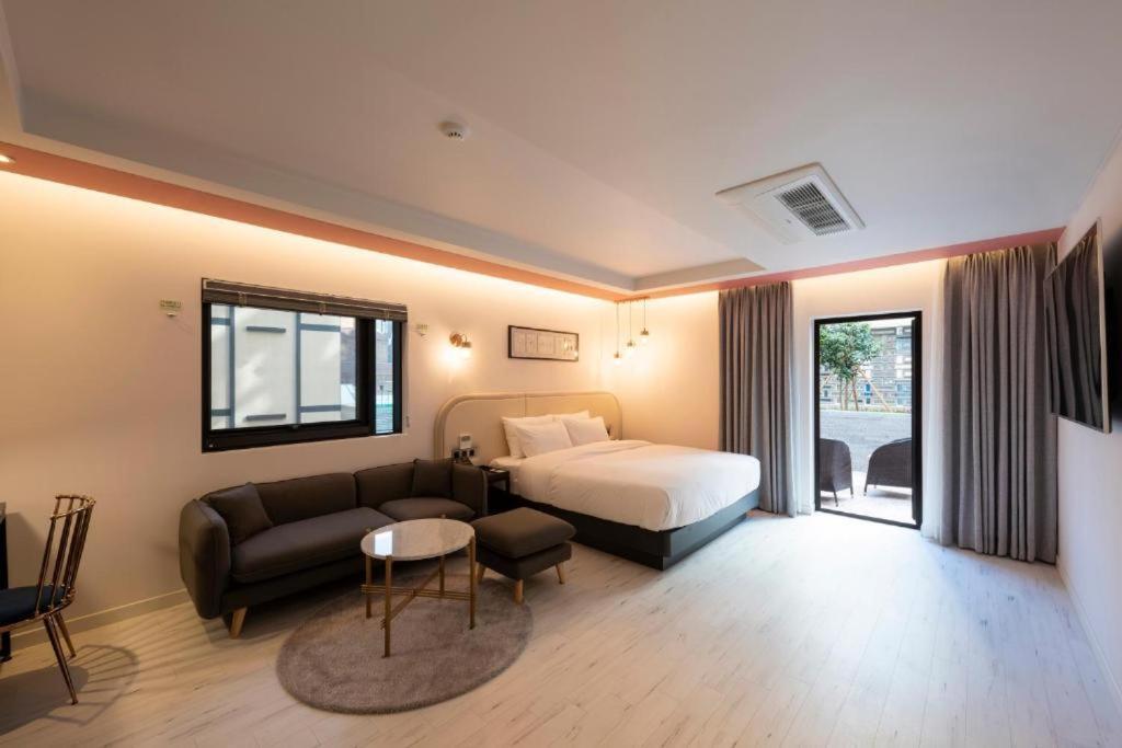 בוסאן Hound Hotel Yeonsan מראה חיצוני תמונה