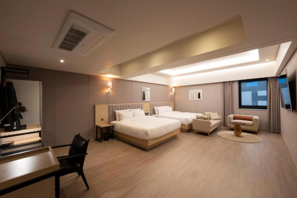 בוסאן Hound Hotel Yeonsan מראה חיצוני תמונה