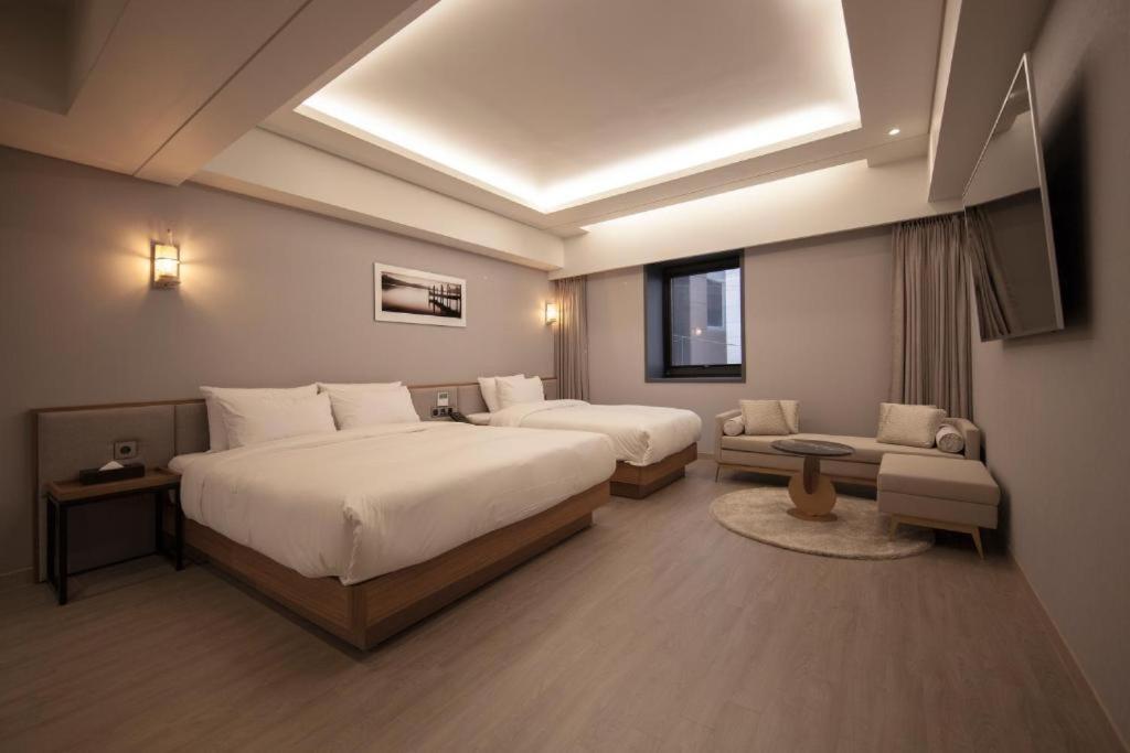 בוסאן Hound Hotel Yeonsan מראה חיצוני תמונה